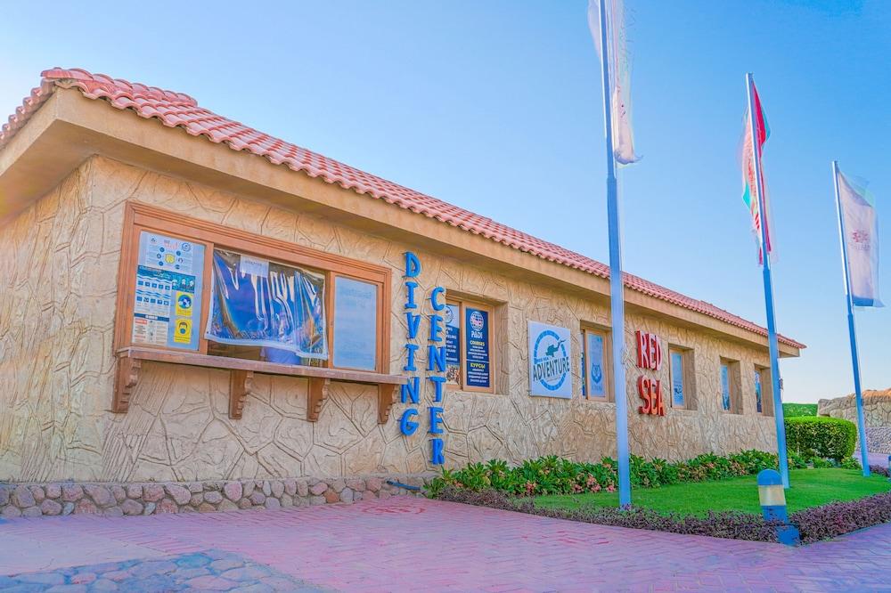 فندق Charmillion Club Aquapark شرم الشيخ المظهر الخارجي الصورة Diving center in Egypt