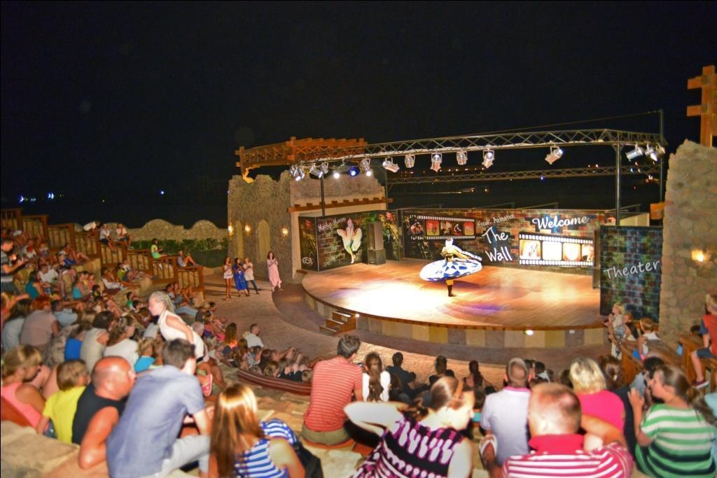 فندق Charmillion Club Aquapark شرم الشيخ المظهر الخارجي الصورة The amphitheater at the resort